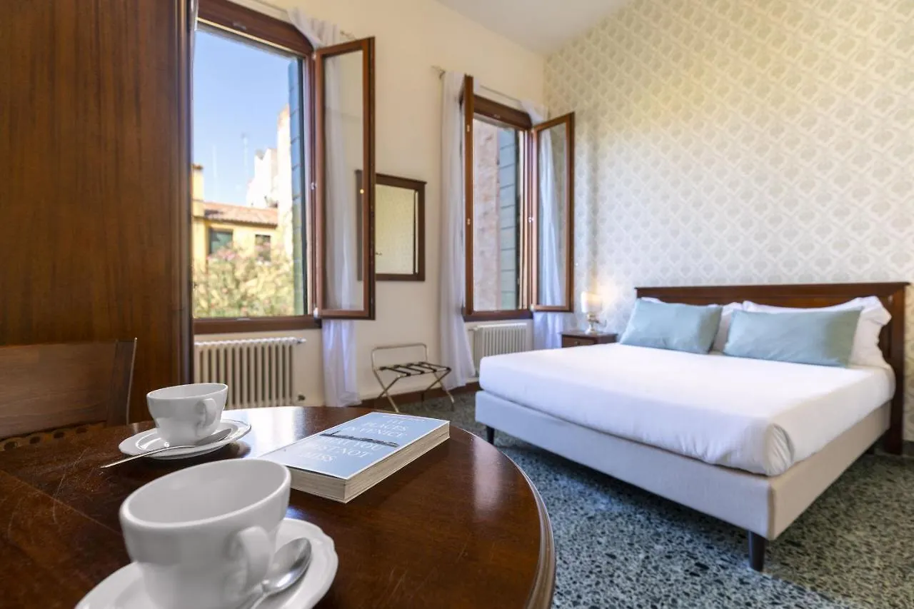 Residenza Centopietre - Dorsoduro By Wonderful Italy Венеция